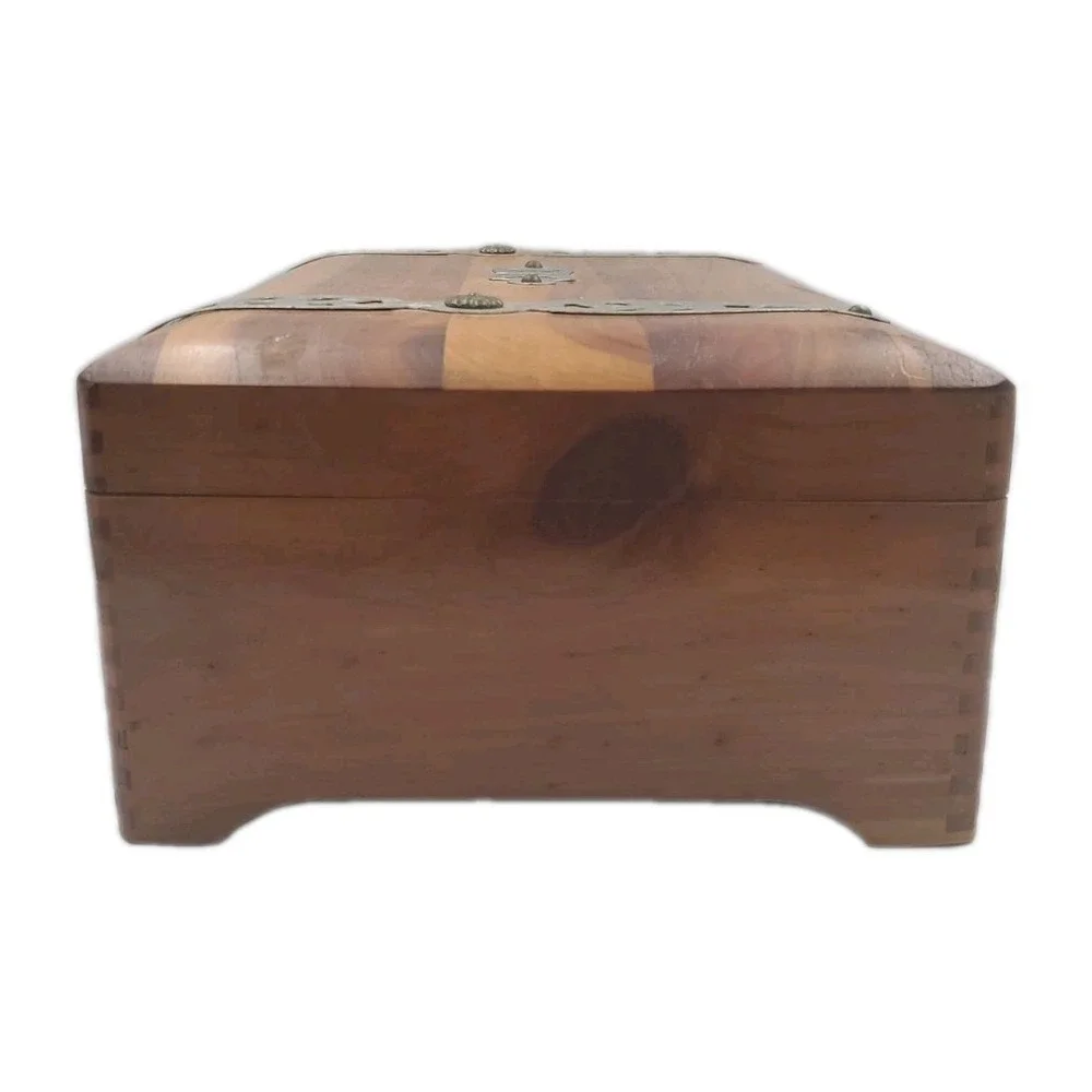 Vintage McGraw Box Co. Cedar Wood Keepsake Box Chest w/ Metal Accents 12